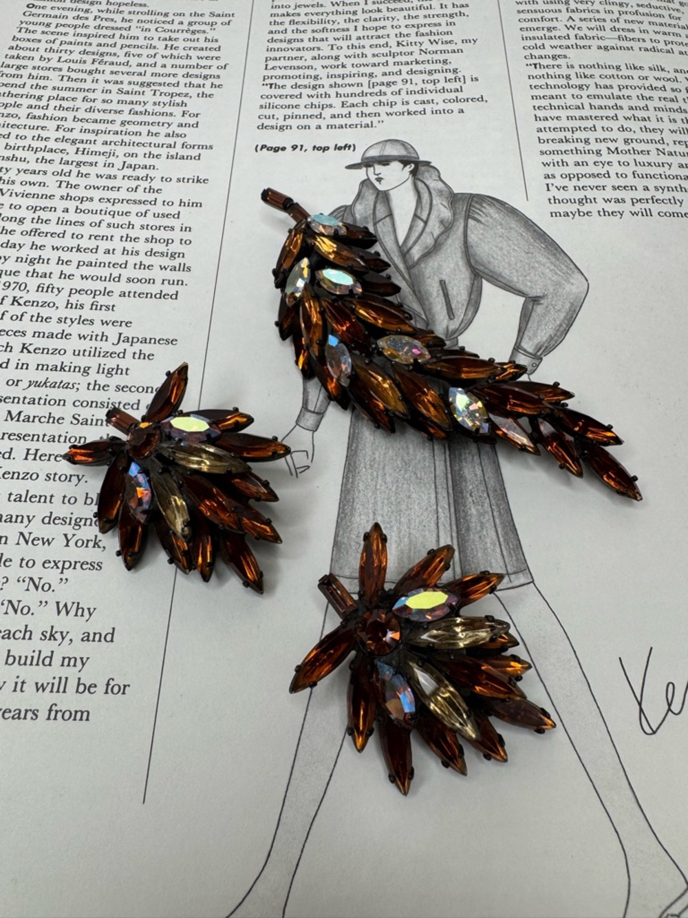 Vintage Regency Leaf Brooch Earrings Set.
